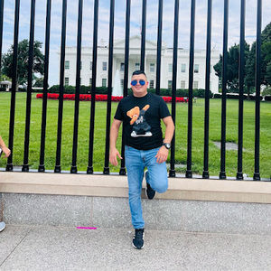 Meet your Posher, Christian daniel